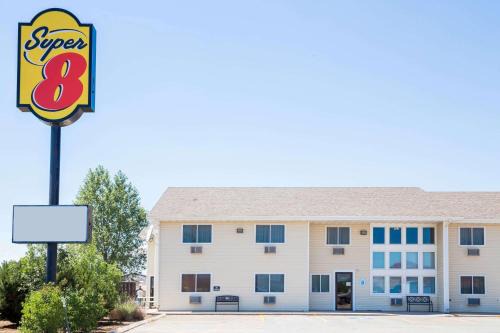 Lewistown Hotel | Pet-Friendly Comfort at Super 8 by Wyndham Lewistown