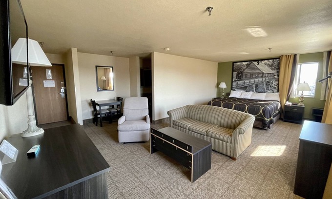 Macon Hotel | Eco-Friendly Stay at Super 8 by Wyndham Macon