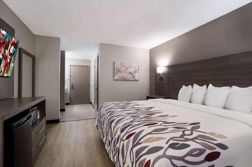 Marston Hotel | Pet-Friendly Stays at Red Roof Inn Marston - Great Reviews!