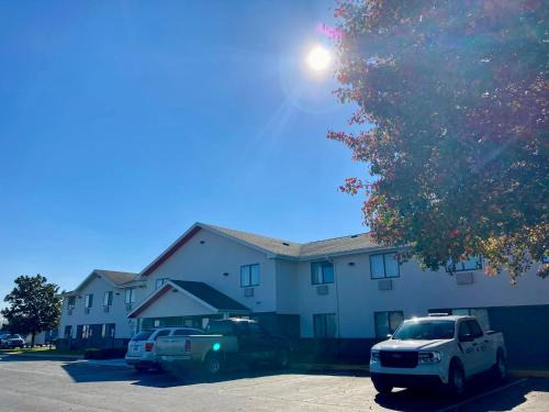 Maysville Hotel | Budget-Friendly Stay at Super 8 by Wyndham Maysville KY