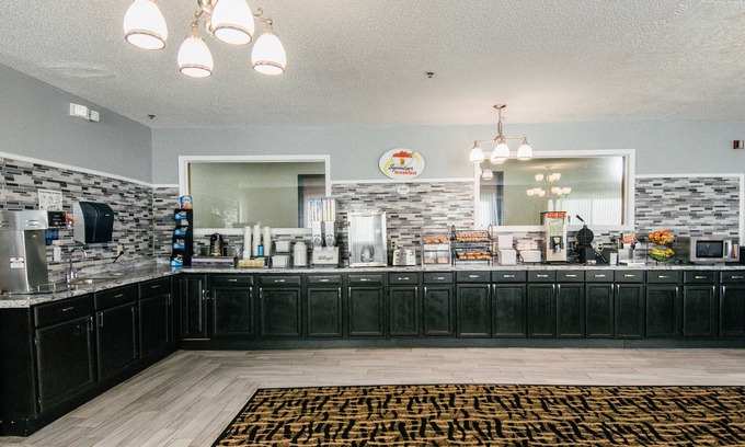 McLean Hotel | Budget-Friendly Stays at Super 8 McLean/Bloomington SW