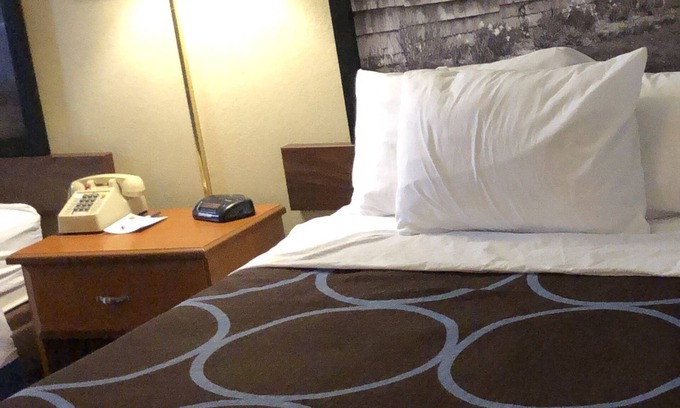 Montgomery Hotel | Comfortable Stay at Super 8 by Wyndham Montgomery Maybrook