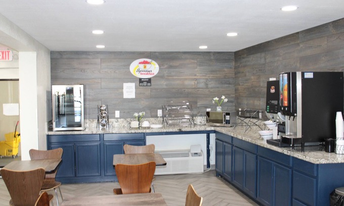 Morganton Hotel | Convenient Stay at Super 8 by Wyndham Morganton