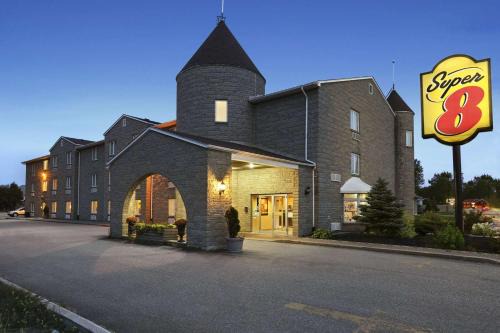 North Bay Hotel | Comfortable Stay at Super 8 by Wyndham North Bay