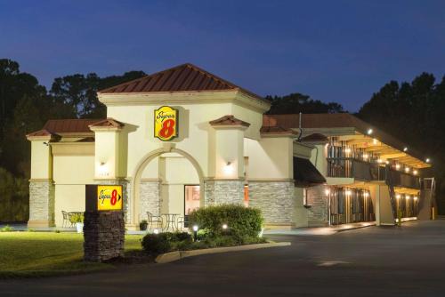 National Gardens Hotel | Pet-Friendly Super 8 by Wyndham Ormond Beach Awaits You