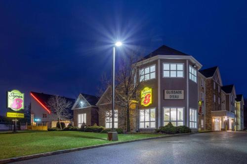 Ste. Foy Hotel | Pet-Friendly Getaway at Super 8 by Wyndham Quebec City
