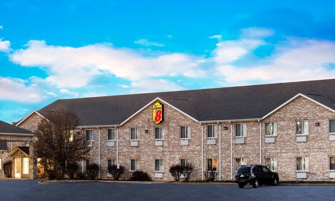 Remington Hotel | Comfortable Stay at Super 8 by Wyndham Remington