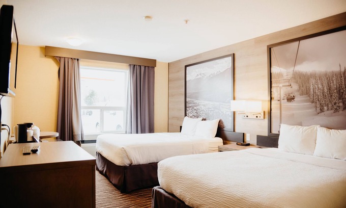 Revelstoke Hotel | Comfortable Stay at Super 8 by Wyndham Revelstoke BC