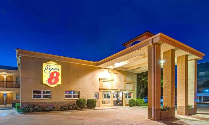 Richardson Hotel | Family-Friendly Stay at Super 8 by Wyndham Richardson