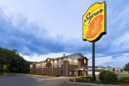 North Chesterfield Hotel | Budget-Friendly Stay at Super 8 by Wyndham Richmond