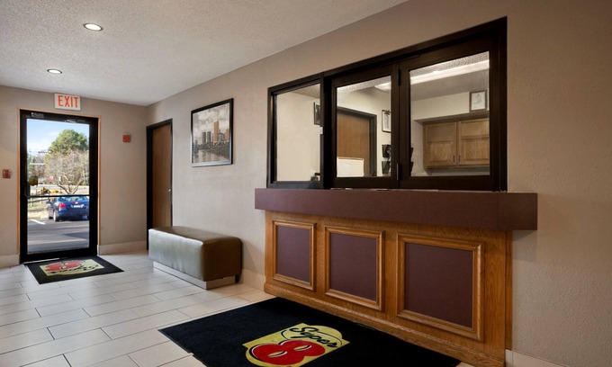 Mosby Hotel | Comfortable Stay at Super 8 by Wyndham Richmond