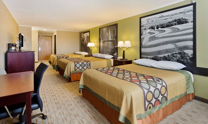 Rochelle Hotel | Budget-Friendly Stay at Super 8 by Wyndham Rochelle