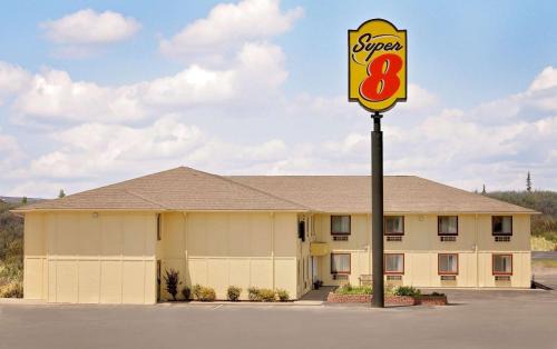 Rock Port Hotel | Budget-Friendly Super 8 by Wyndham in Rock Port, MO