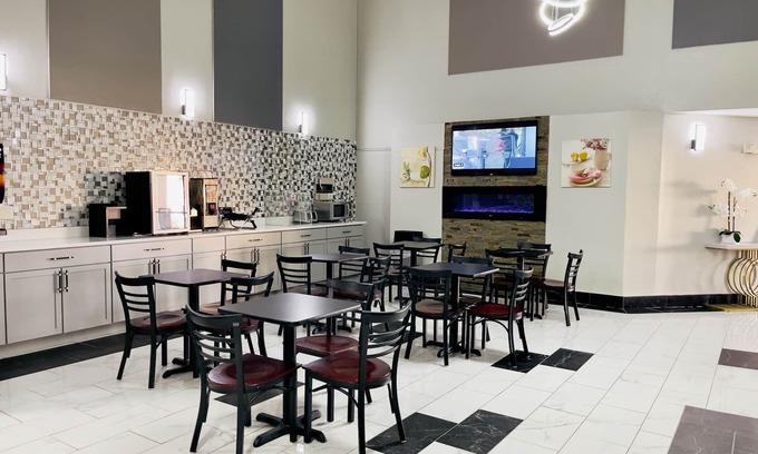 Shakopee Hotel | Budget-Friendly Stay at Super 8 by Wyndham Shakopee