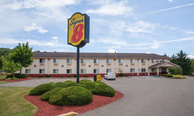 Sidney Hotel | Comfortable Stay at Super 8 by Wyndham Sidney NY