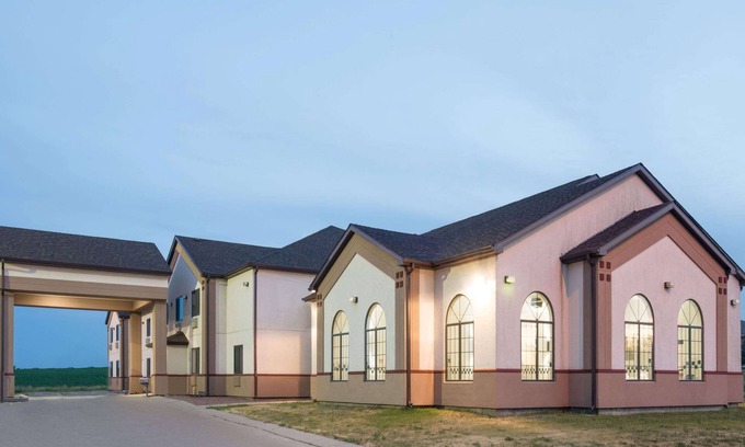 Sisseton Hotel | Eco-Friendly Comfort at Super 8 by Wyndham Sisseton