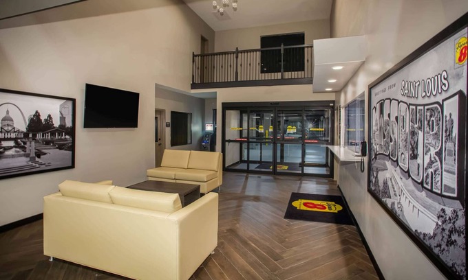 St. Louis Hotel | Convenient Stay at Super 8 by Wyndham St. Louis North
