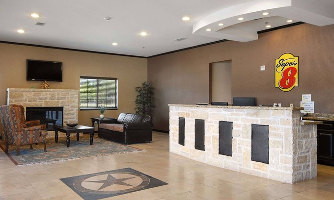 Stephenville Hotel | Comfortable Stay at Super 8 by Wyndham Stephenville