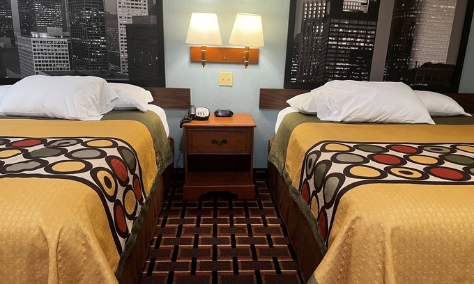 Stafford Hotel | Enjoy Comfort at Super 8 by Wyndham Stafford Sugarland