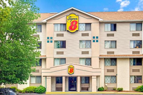 Stamford Hotel | Convenient Stay at Super 8 by Wyndham Stamford Near NYC