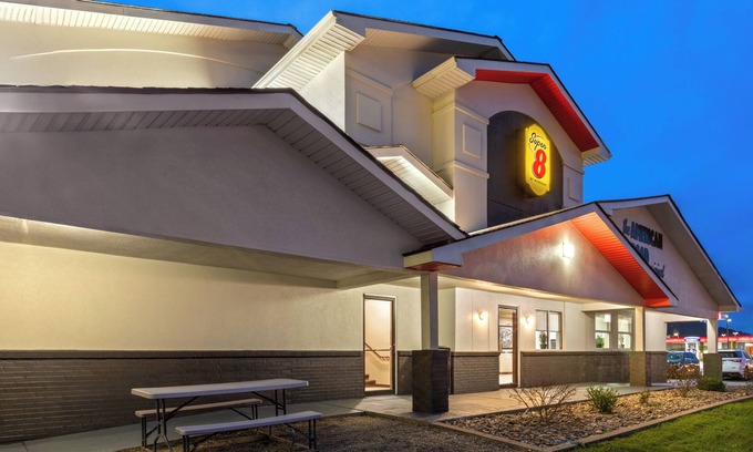 Summersville Hotel | Super 8 by Wyndham Summersville/New River National Park