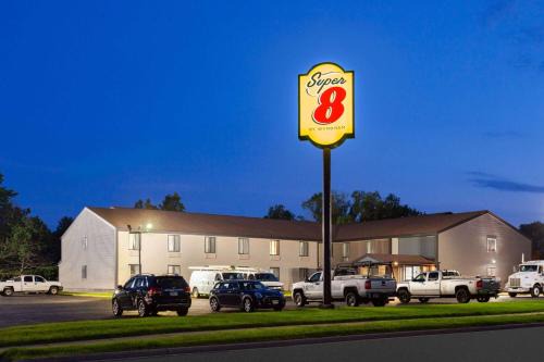 Sun Prairie Hotel | Comfortable Stay at Super 8 by Wyndham, Pet Friendly & Welcoming