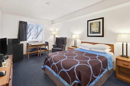 Swift Current Hotel | Budget-Friendly Stay at Super 8 by Wyndham Swift Current