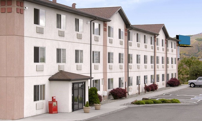 The Dalles Hotel | Comfortable Stay at Super 8 by Wyndham The Dalles, OR