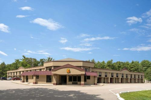West Greenwich Hotel | Convenient Stay at Super 8 by Wyndham West Greenwich