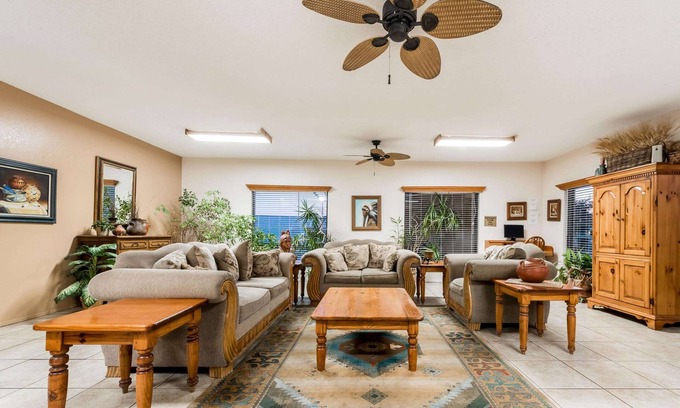Woodway Hotel | Budget-Friendly Stay at Super 8 Waco with Free Breakfast