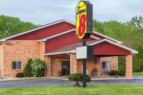 Watseka Hotel | Comfortable Stay at Super 8 by Wyndham Watseka Hotel