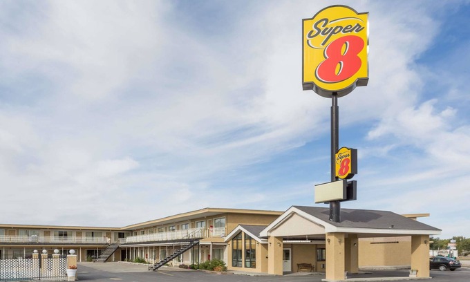 Wells Hotel | Affordable Comfort at Super 8 by Wyndham Wells