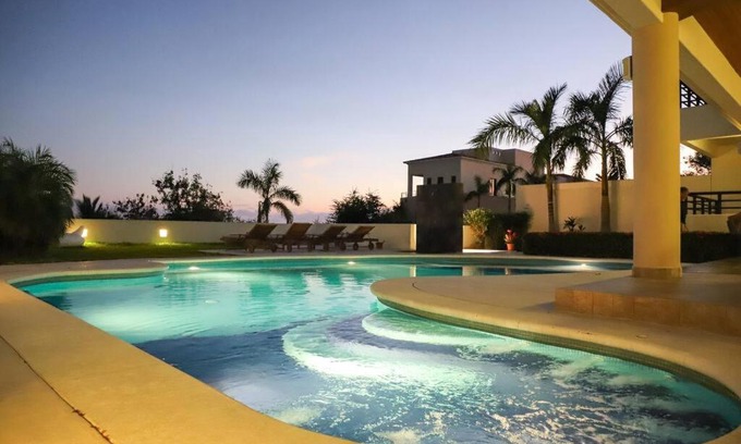 Santa Maria Huatulco Villa | Super Casa: Breathtaking Ocean Views in Huatulco