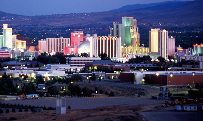 Reno Apartment | Super Clean Great Value APARTMENT MINS FROM DOWNTOWN RENO