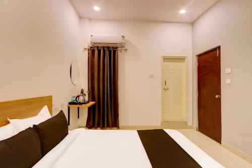 Hyderabad Hotel | Family-Friendly Stay at Collection O De Alphabet Hotel ECIL