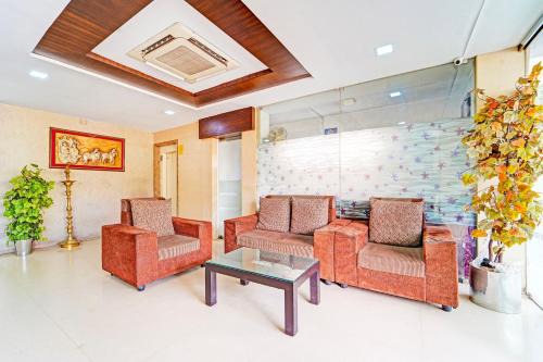 Ram Nagar Hotel | Budget-Friendly Stay at Collection O Gandhipuram