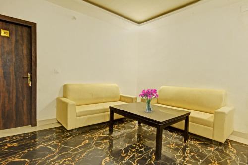 Ranchi Hotel | Serene Collection O Mountain View Resort with Hot Tub Access