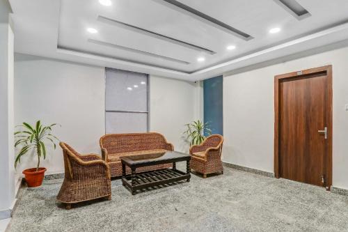 Indira Nagar Hotel | Discover Yamuna Palace Near Gomti Riverfront Park