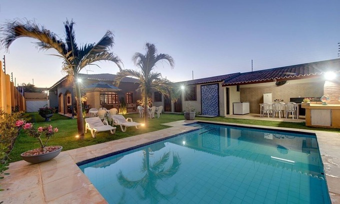 Porto das Dunas House | Cozy Beach Park Suites for Groups – Pool & Family-Friendly
