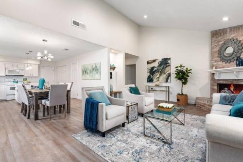 Katy Apartment | Cozy Entire House Near Downtown - Guest Rated 10/10!