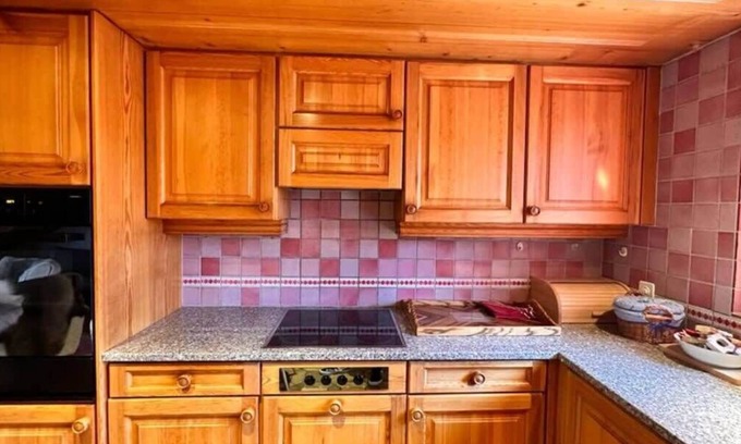 Rougemont Apartment | Charming and Cozy Chalet in Village Center with Kitchen