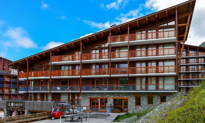 Arc-2000 Condo | Ideal Getaway: Ski-In Apartment with Pool and Spa Access