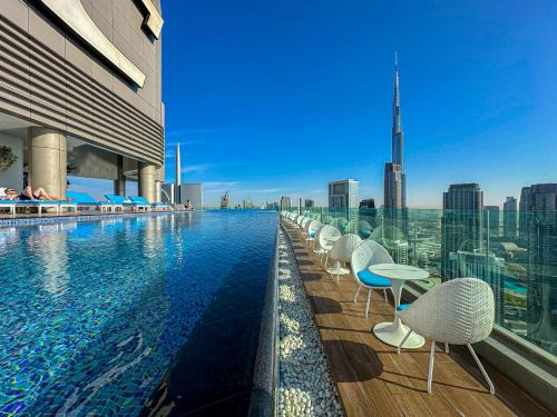 Downtown Dubai Apartment | Stunning 3 Bedroom Apartment with Infinity Pool & Burj Views