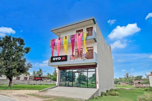 Lakhimpur Hotel | Super Hotel O Kashvi Inn & Cafe