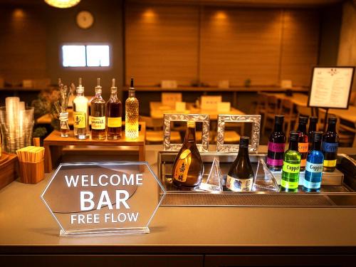 Nishishinsaibashi Hotel | Relax at Super Hotel Premier Namba with Natural Hot Springs