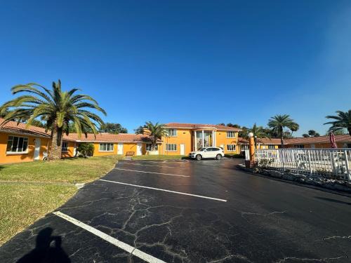 Daytona Beach Hotel | Accessible Comfort at Super Inn Daytona Beach