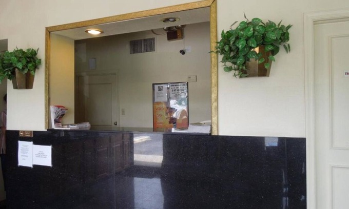 Lightfoot Hotel | Comfortable Super Inn Williamsburg with Family Amenities
