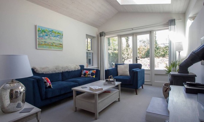 Claddagh House | Prime Location, Steps from Salthill Beach & Galway City