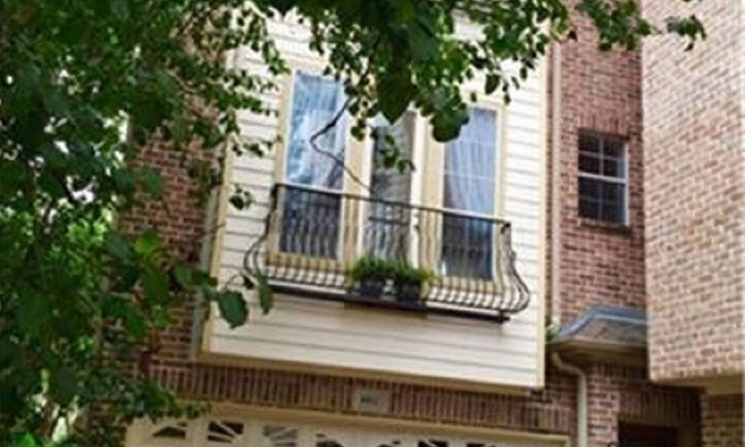 South Central Houston House | Prime Location with Spa and Hot Tub Amenities