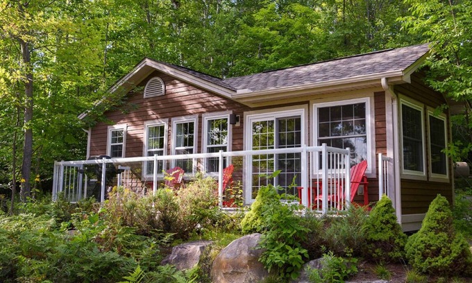 Lake of Bays Cottage | Elegant Muskoka Cottage with Pool and Lake Views